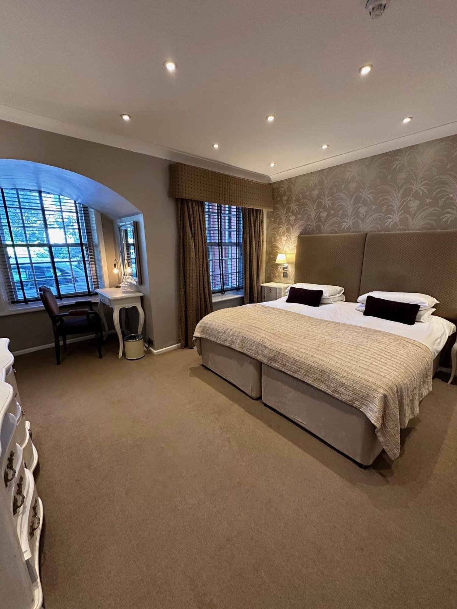 Langtry Manor Hotel Борнмът Екстериор снимка