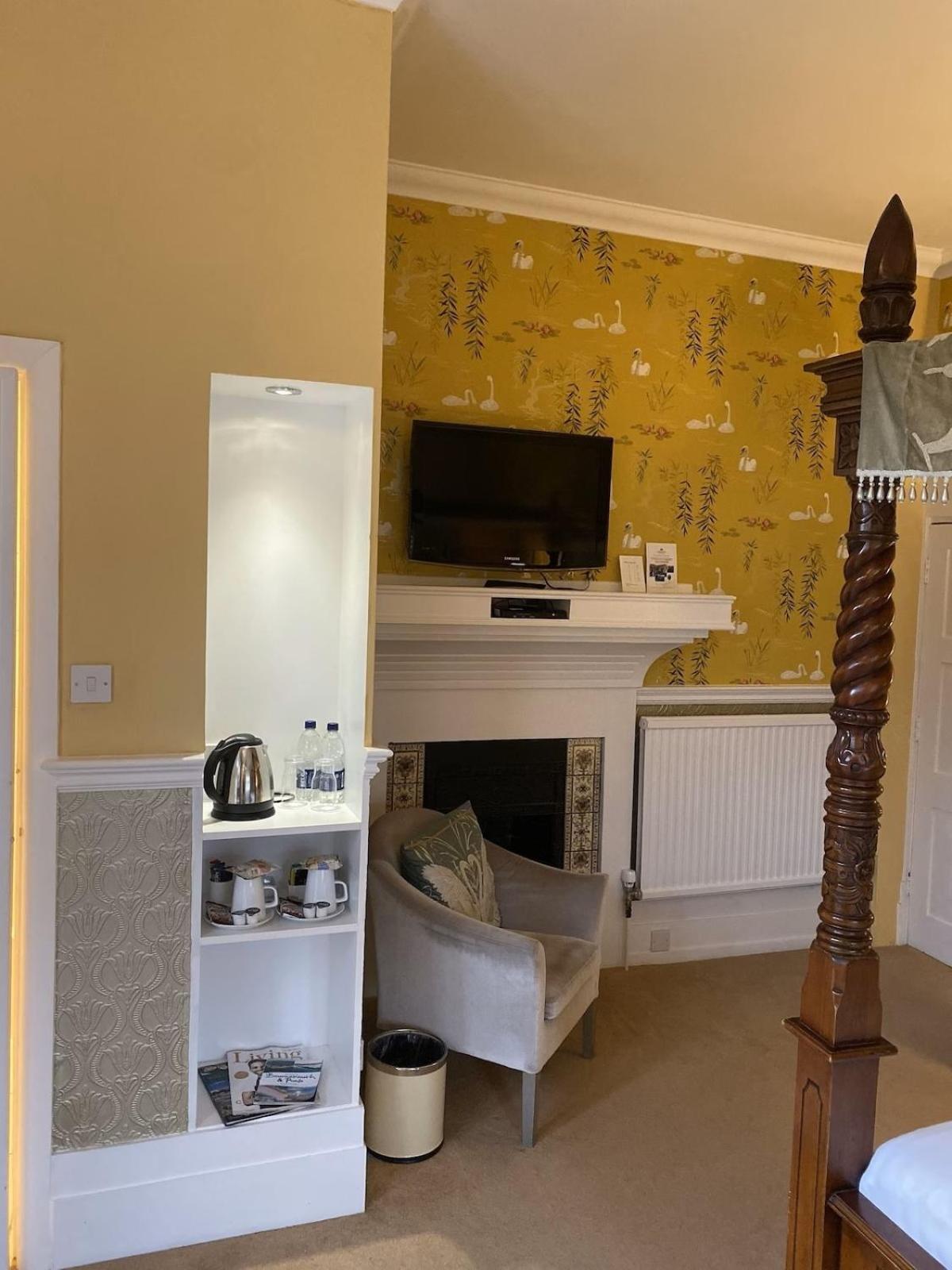 Langtry Manor Hotel Борнмът Екстериор снимка