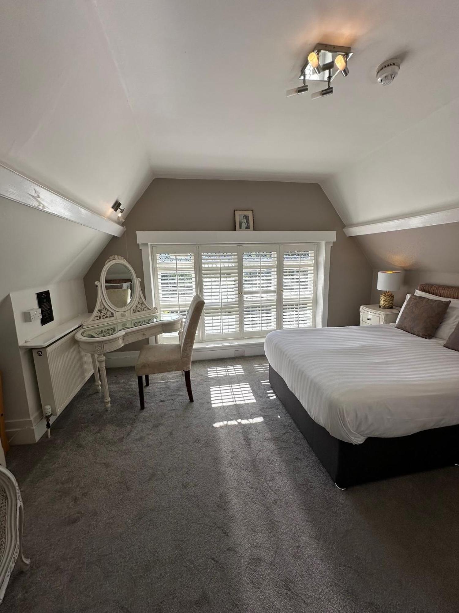 Langtry Manor Hotel Борнмът Екстериор снимка