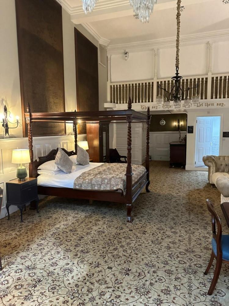 Langtry Manor Hotel Борнмът Стая снимка