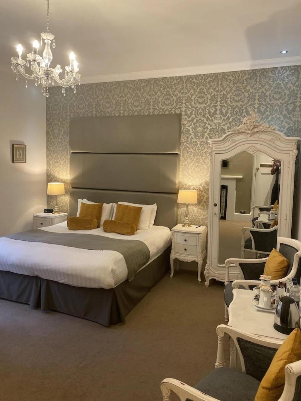Langtry Manor Hotel Борнмът Стая снимка